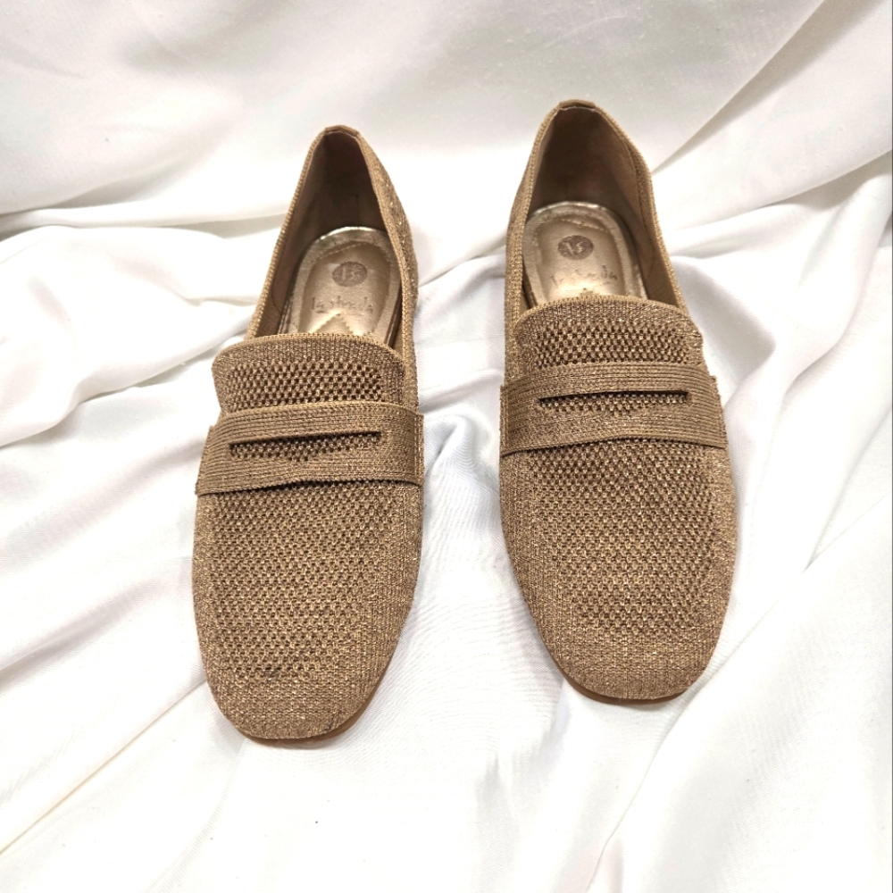 La Strada Tan/Gold Flats with Classic Slip-On Design  Fall Size 39